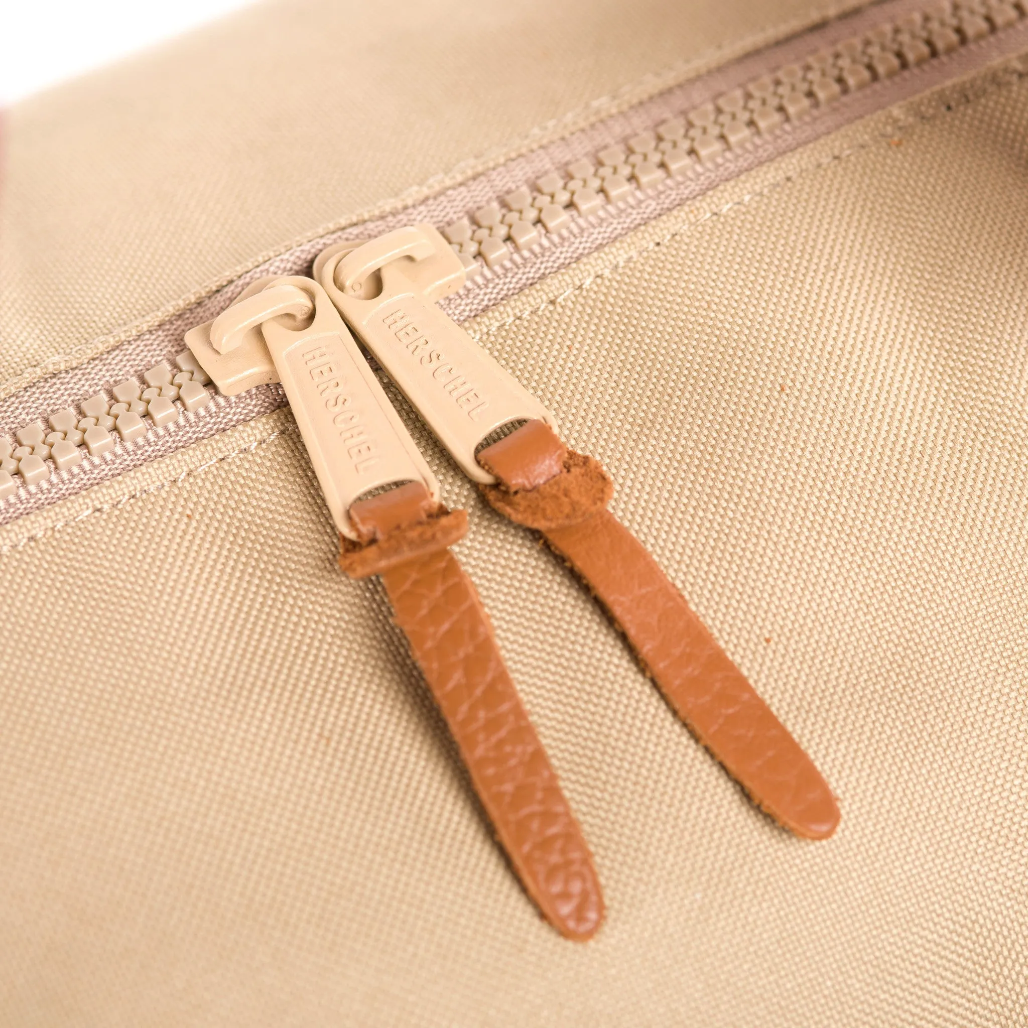 Herschel Supply Sutton Mid-Volume Duffel - Khaki/Burgundy
